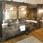Calissano 4* Alba (Piedmont)