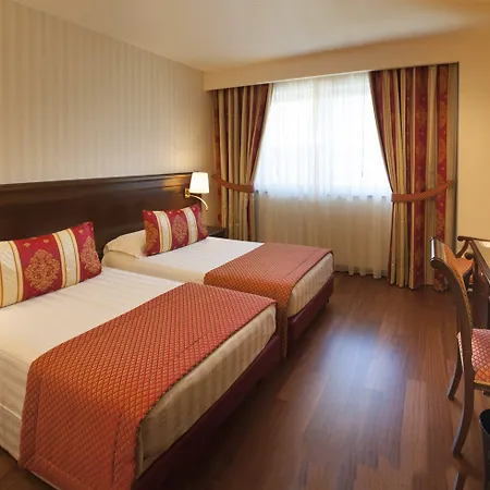 Calissano Hotell Alba (Piedmont)